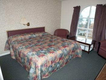Airport Inn Lakeside Winfield Экстерьер фото